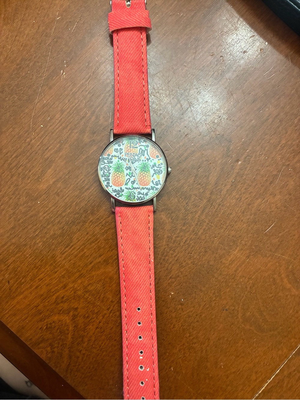 SHEIN Red Pineapple-Print Fashion Watch